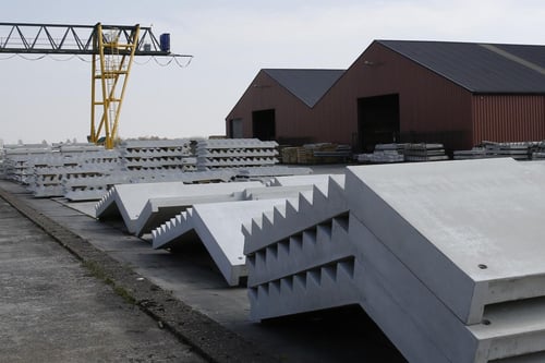 Trap met aangestort bordes
